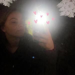 Meet your Posher, Simone